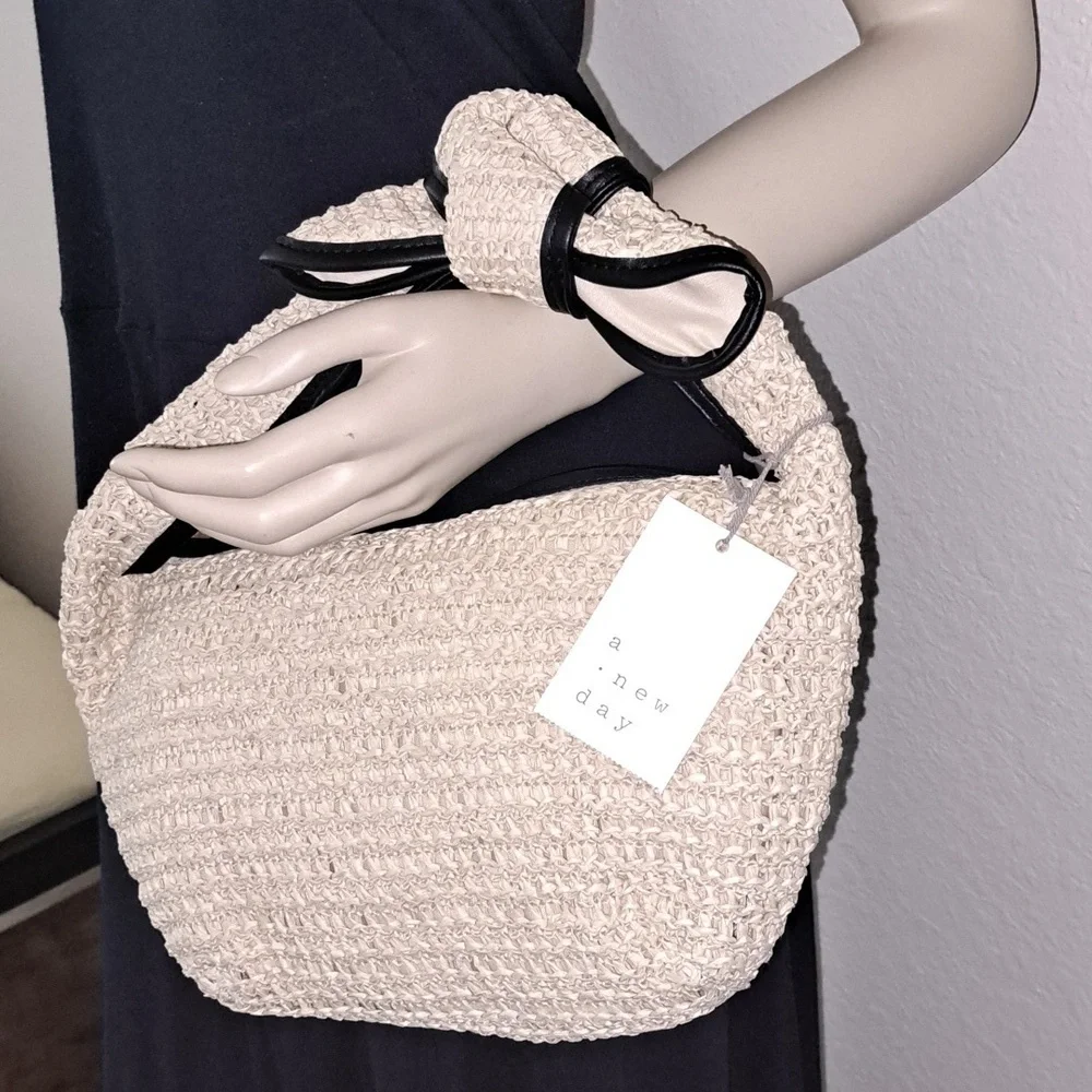 Straw Bow Bag Clutch- Beige - Picture 7 of 7